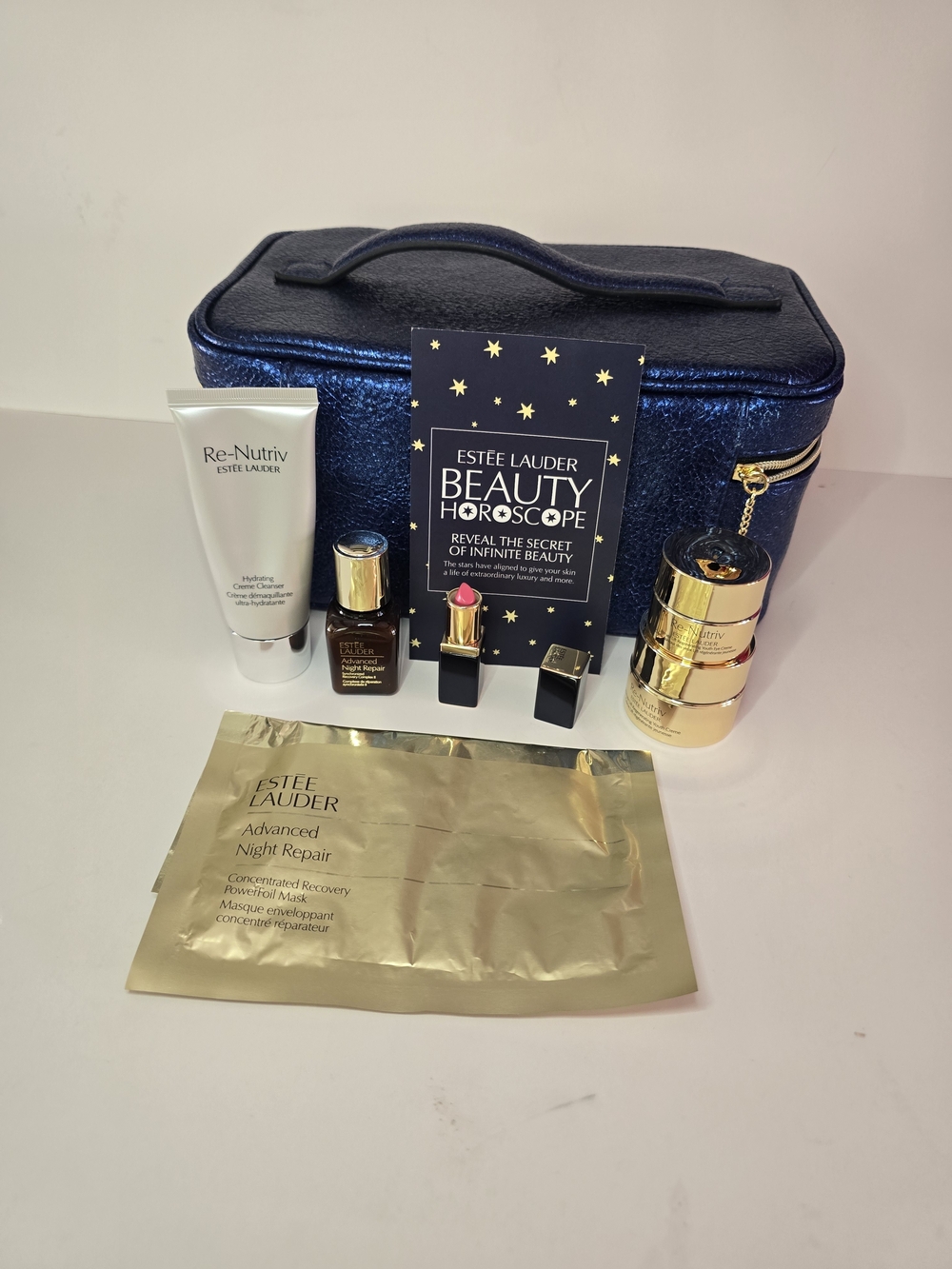 Estee Lauder Re-Nutriv Ultimate Diamond Skincare Set With Pouch